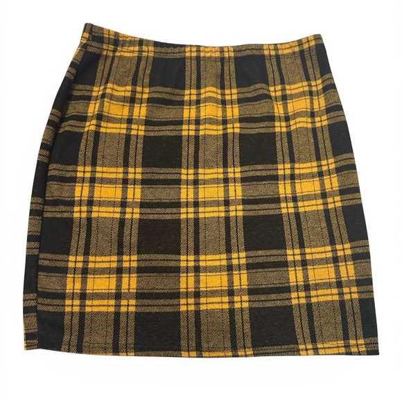 Adara Dresses & Skirts - Chic Yellow and Black Plaid Mini Skirt
